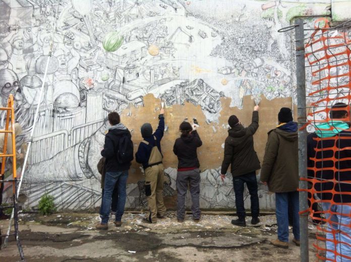 La rimozione dei murales di Blu a Bologna