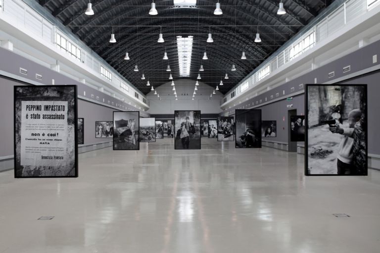 Letizia Battaglia – Anthologia - installation view at ZAC, Palermo 2016 - photo Olimpia Cavriani