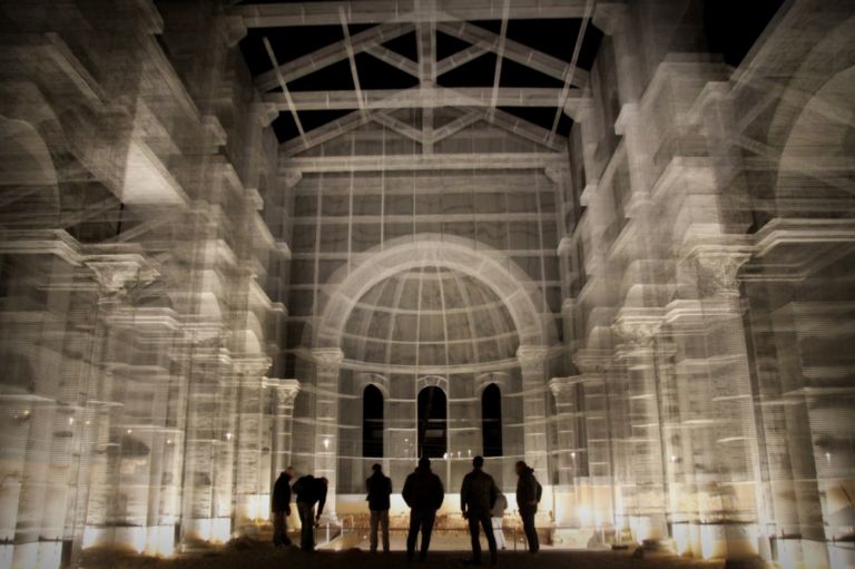 L'installazione di Edoardo Tresoldi per la Basilica paleocristiana di Siponto © Giacomo Pepe