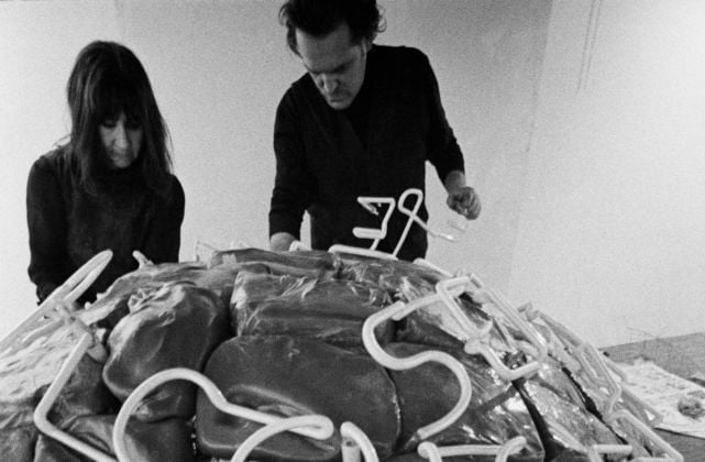 Marisa e Mario Merz presso la Galleria L'Attico, Roma 1969 - photo Claudio Abate