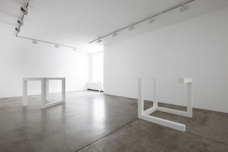 Sol LeWitt, Incomplete open cubes 8-5 e 7-10, 1974 - courtesy Cardi Gallery - photo Bruno Bani