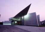 Stazione dei pompieri di Vitra 1993 Weil am Rhein Germania Addio Zaha Hadid, signora dei musei. Dal Maxxi all'Heydar Aliyev di Baku, fino al Messner Museum, ecco una galleria fotografica dei visionari spazi creati dall'archistar