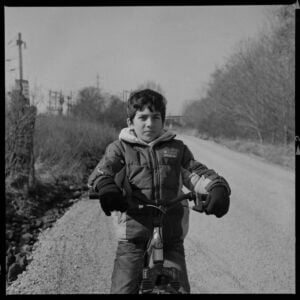 La vita dei profughi, dal campo rifugiati francese di Grande-Synthe. Ecco gli scatti della fotografa Tori Ferenc