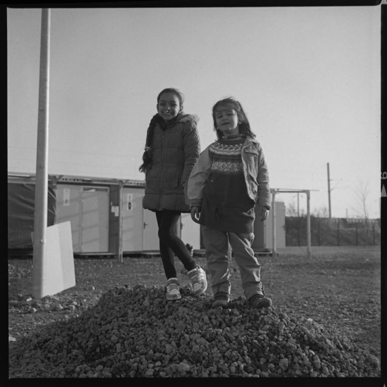 Tori Ferenc Kids of Grande Synthe 2016 2 La vita dei profughi, dal campo rifugiati francese di Grande-Synthe. Ecco gli scatti della fotografa Tori Ferenc