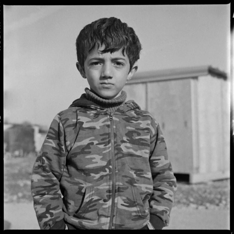 Tori Ferenc Kids of Grande Synthe 20161 La vita dei profughi, dal campo rifugiati francese di Grande-Synthe. Ecco gli scatti della fotografa Tori Ferenc