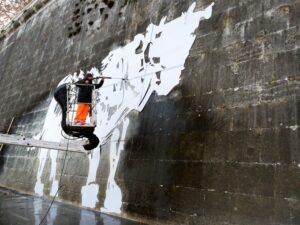 Adotta un dipinto di William Kentridge. Il grande artista lancia una campagna di crowdfunding per completare il suo megamurale a Roma