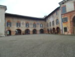 Castello Silvestri Calcio E con l’arte contemporanea rinasce un maniero del XV secolo. Una mostra a Bergamo trasforma Castello Silvestri: le immagini in anteprima