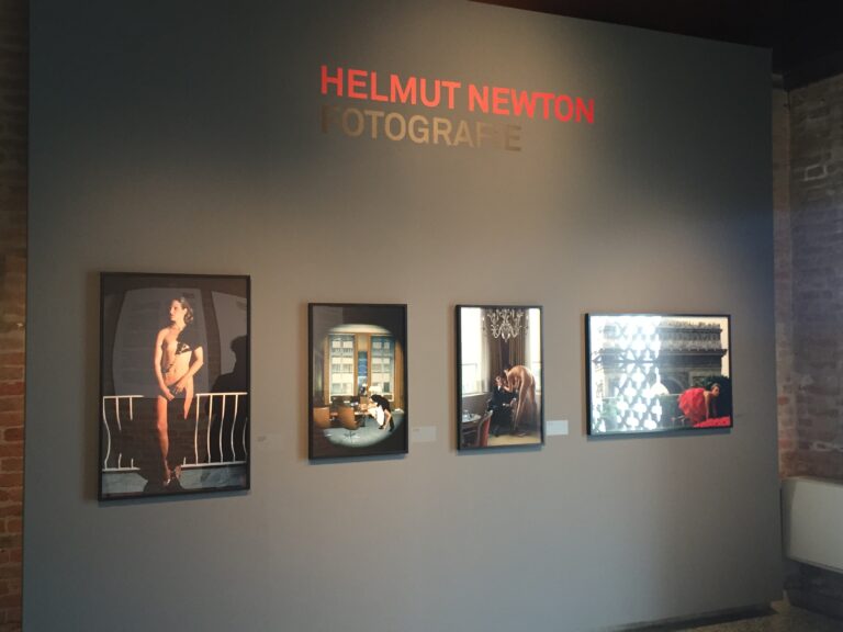 Helmut Newton Casa dei Tre Oci Venezia 4 Helmut Newton, il primo street photographer della storia. Immagini e video dall'anteprima della grande mostra alla Casa dei Tre Oci di Venezia