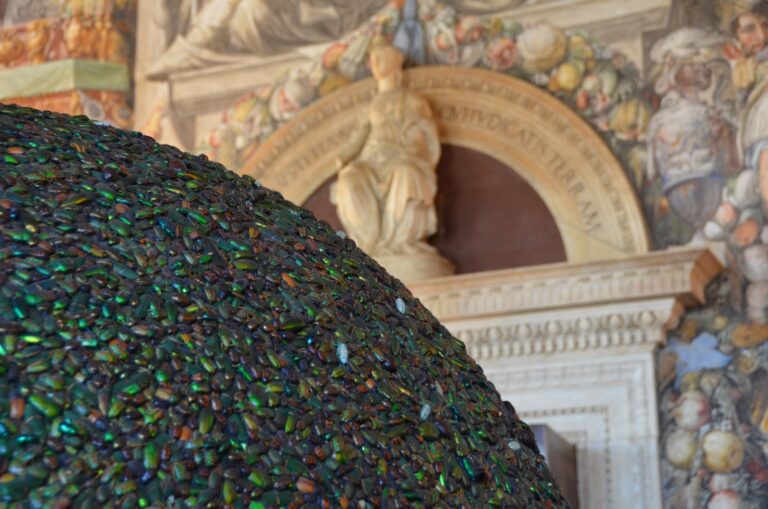 Jan Fabre Firenze 2016 25 Immagini della grande mostra di Jan Fabre a Firenze. 3 luoghi simbolo della città ospitano fino a ottobre un centinaio di lavori dell’artista fiammingo