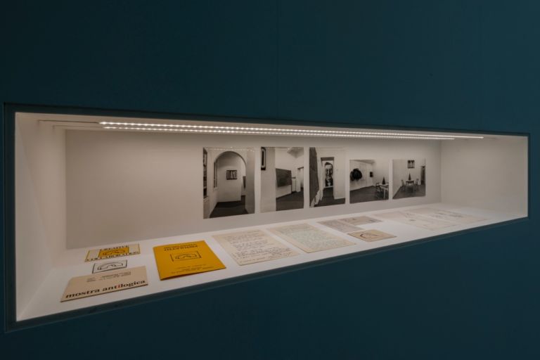 L'Inarchiviabile - veduta della mostra presso FM Centro per l'arte contemporanea, Milano 2016 - photo Paolo Emilio Sfriso