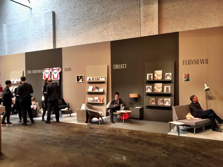 Larea editoria di Art Brussels 2016 1 Bruxelles Updates: la fiera Art Brussels copia Art Basel e inventa una sezione editoria utile e gradevole