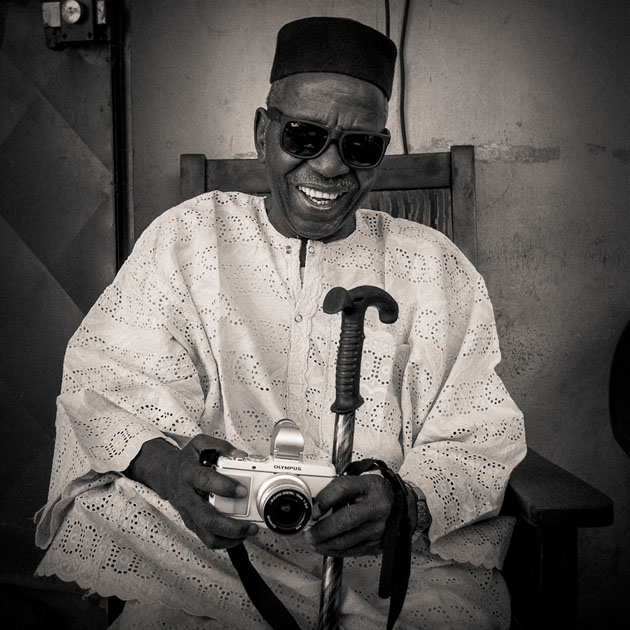 È morto Malik Sidibé, grande protagonista della fotografia contemporanea. Fu il primo africano a vincere il Leone d’Oro alla Biennale di Venezia