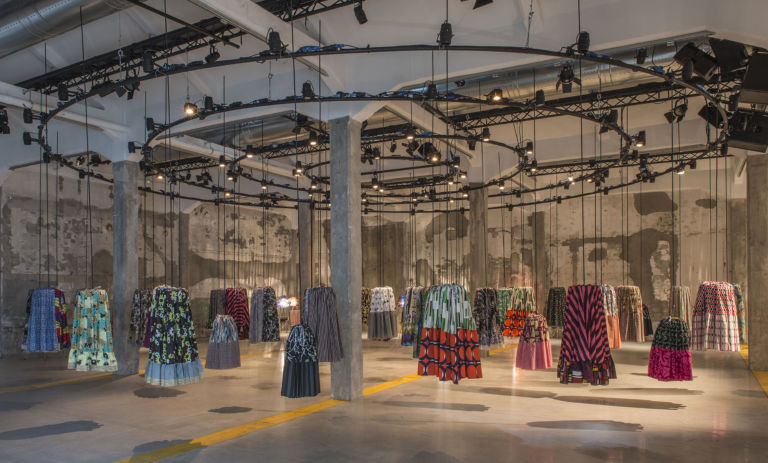 Marni Ballhaus Milano 2016 1 Salone Updates: a passo di danza nel Fuori Salone. Ecco la Ballhaus allestita da Marni: che porta a Milano un pezzo di Colombia