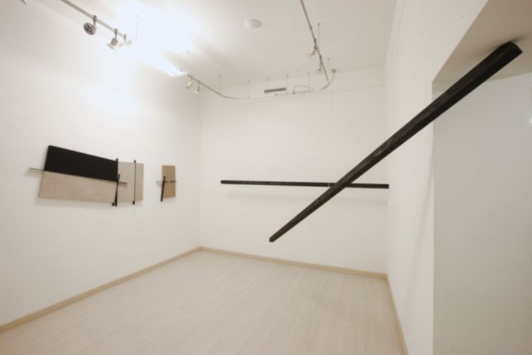 Menhir arte contemporanea Milano Milano Updates: ancora gallerie al debutto meneghino. Nuovo spazio per la ligure Menhir: mentre l'eclettica toscana Zak invade il Teatro Elfo Puccini