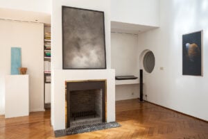 Bruxelles Updates: una casa, tanta (giovane) arte italiana. Da Serena Fineschi a Claudia Losi, immagini dalla mostra del collettivo Fondaco