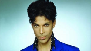 Morto a 57 anni Prince, re del pop e icona glam degli anni Ottanta. In carriera 7 Grammy vinti e 100 milioni di dischi venduti