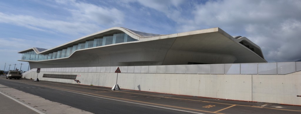L’ultima opera di Zaha Hadid. Inaugura a Salerno la stazione marittima pensata dall’archistar anglo-irachena come un’ostrica: ecco le foto in anteprima