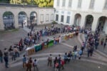 10 Pianos Street Torna #10 Pianos Street, l’installazione-concerto concepita per Piano City Milano: da Ettore Favini a Luca Vitone, cinque artisti interpretano i dieci pianoforti