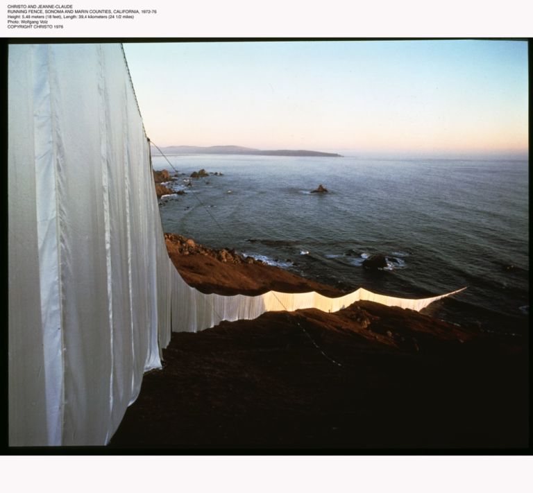 Christo, Running Fence, Sonoma and Marin Counties California, 1972-76 - photo Wolfgang Volz