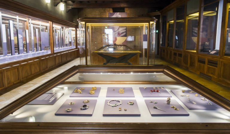 Gioielli Vertiginosi Palazzo Madama Torino foto Giorgio Perottino 31 I gioielli di Ada Minola a Palazzo Madama. Nel piccolo Victoria and Albert Museum di Torino rivive l’epoca d’oro delle avanguardie artistiche del secondo ‘900