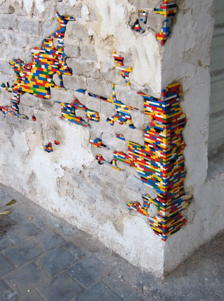 JAN VORMANN DISPATCHWORK 1 From the city: mostra del corso per curatori A plus A Gallery diffusa per tutta Venezia. Preview di lusso alla Biennale Architettura tra i lego di Jan Vormann e gli euro di Bros