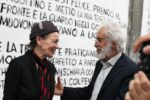 Made in Cloister Napoli foto Francesco Begonja 03 Che ci fanno Willem Dafoe e Jimmy Durham a Napoli? Ecco chiccera alla faraonica inaugurazione del progetto Made in Cloister: con la prima mostra italiana di Laurie Anderson