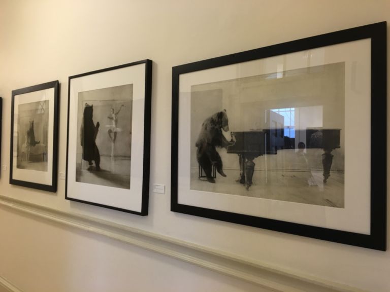 Photo London 2016 Londra foto Mario Bucolo 28 Immagini da Photo London, la fiera di fotografia al ritorno alla Somerset House. Da Wolfgang Tillmans a Martin Parr, tanti big e 85 gallerie