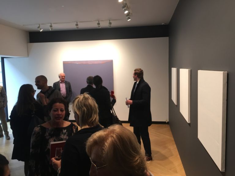 Pittura Analitica Galleria Mazzoleni Londra foto Mario Bucolo 16 Mazzoleni porta a Londra la prima mostra sulla Pittura Analitica. 14 artisti da Giorgio Griffa a Claudio Verna. Ecco le immagini