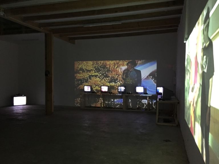 Wynne Greenwood, tracy + the plastics - installation view at Fanta Spazio, Milano 2016