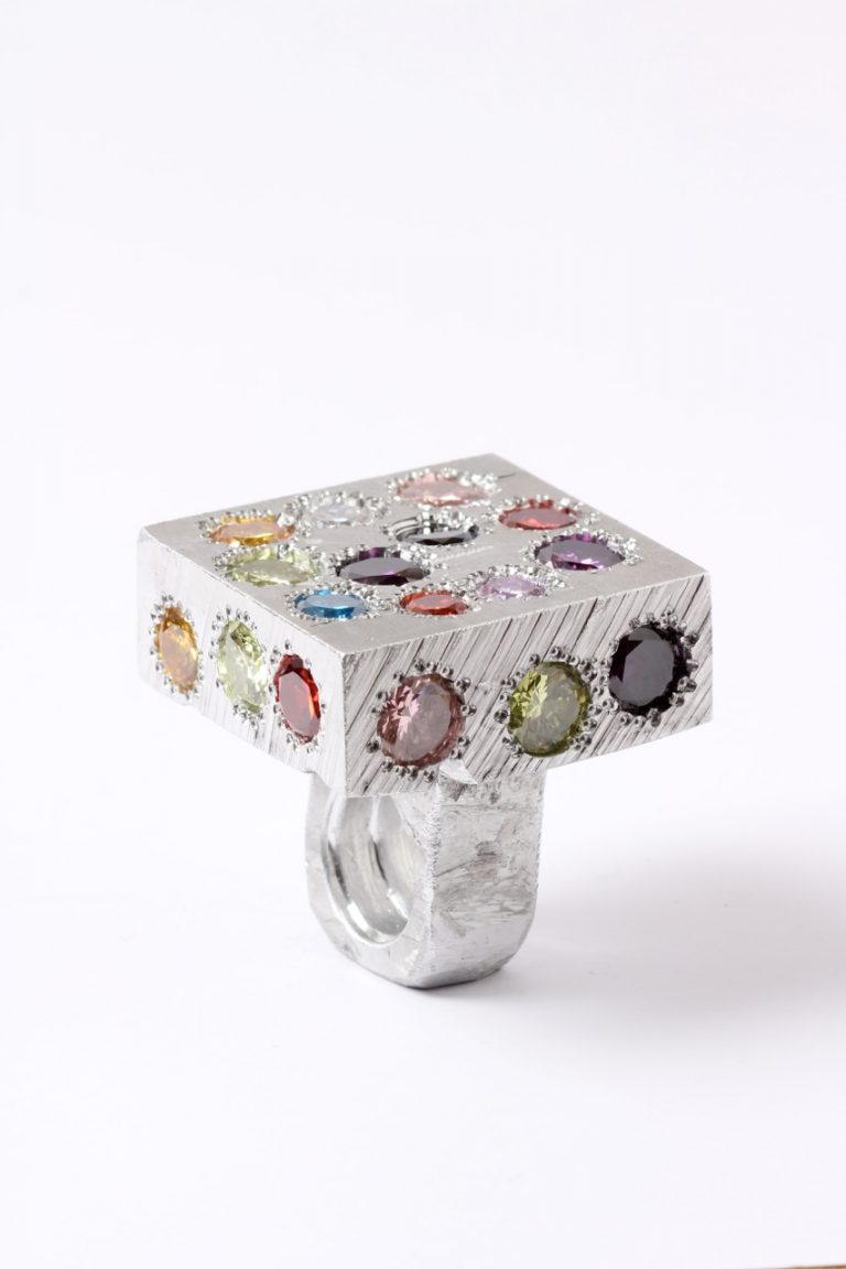 10 Karl Fritsch anello alluminio e cubic zirconia 2013 Ornamentun Gallery Hudson New York Basel Updates: ci sono anche i gioielli d'artista alla fiera