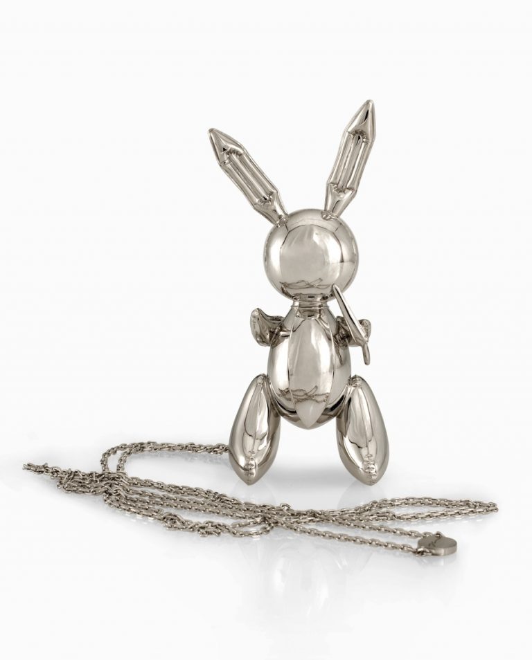 Jeff Koons_Rabbit, collana, platino, per Stella McCartney, 2005-2009, edition of 50, photo credit Sherry Griffin Louisa Guinness Gallery, London