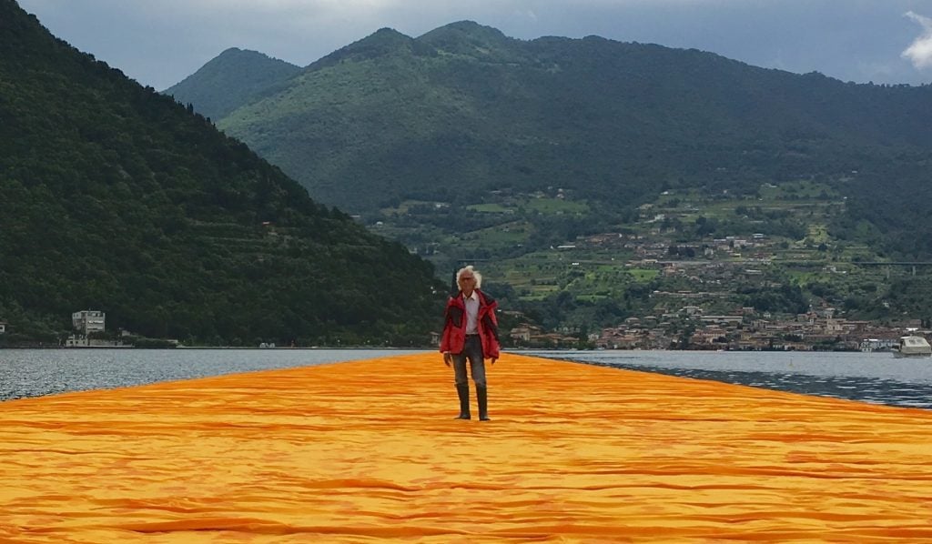 La più bella installazione di arte pubblica del 2016 nel mondo? The Floating Piers di Christo sul Lago d’Iseo