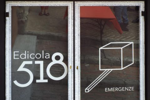 Edicola di via Sant'Ercolano ora di "Emergenze" / Lavori in corso