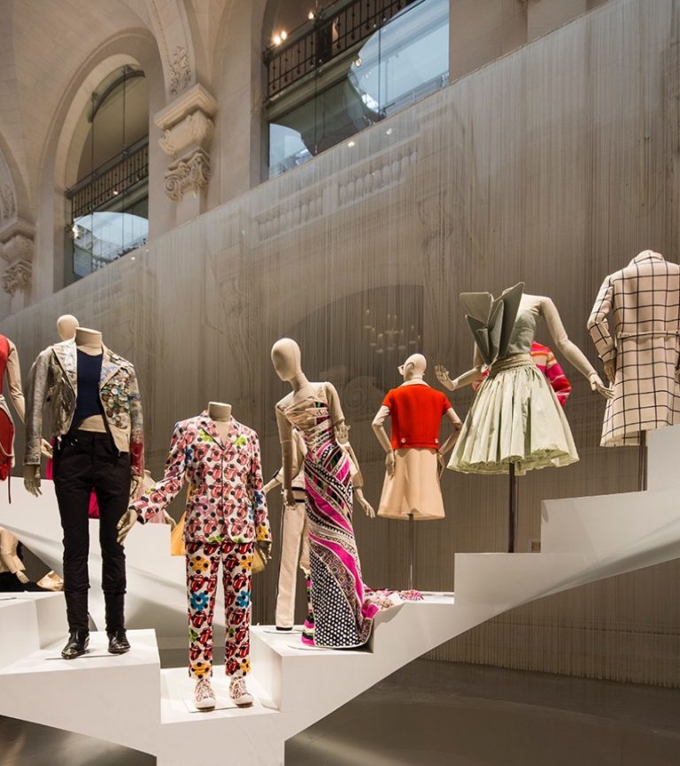 Fashion Forward, 3 siècles de mode (1715-2016) – installation view at Les Arts Décoratifs, Parigi 2016 – photo Luc Boegly