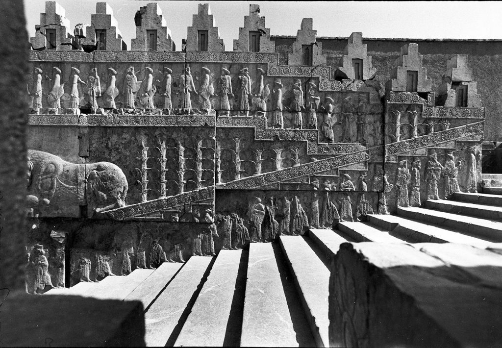 La Persepoli di Basilico e i sistemi isolati di Esther Mathis. A Verona