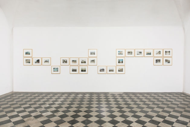 Guido Guidi, dalla serie Cinque paesaggi – installation view at Galleria 1-9 Unosunove, Roma 2016 – photo Giorgio Benni