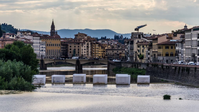 Firenze, The Bridge of Love, Installazione per Pitti Uomo 90, Claudio Nardi Architects
