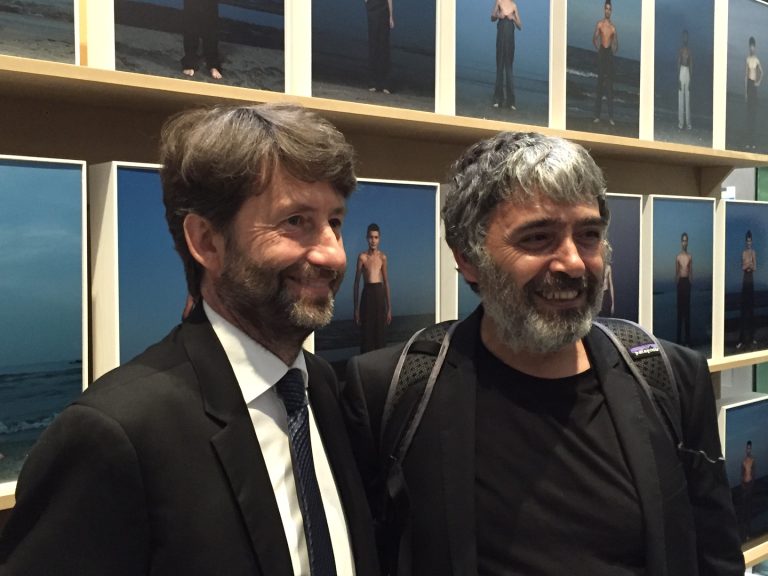 Il ministro Frsanceschini e Mustafa Sabbagh Al Maxxi 70 anni di Italia in 150 fotografie. Ne parla in video il ministro Franceschini