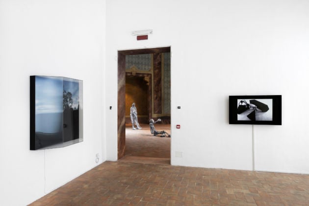 La memoria finalmente. Arte in Polonia 1989-2016 – installation view at Galleria civica, Modena 2016 – photo Paolo Terzi