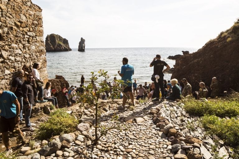 Landworks Sardinia - Stefan Tscher, Purple Rain - opening - photo Filippo Romano