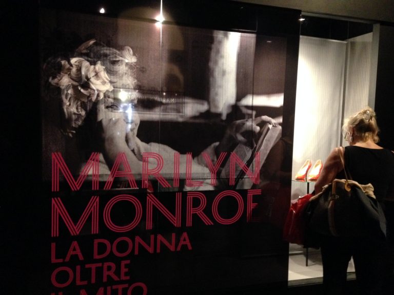 Marilyn Monroe. La Donna Oltre Il Mito Palazzo Madama Torino 8 I Beatles e Marilyn Monroe in mostra a Torino. Inaugurazione congiunta per la Fondazione Torino Musei