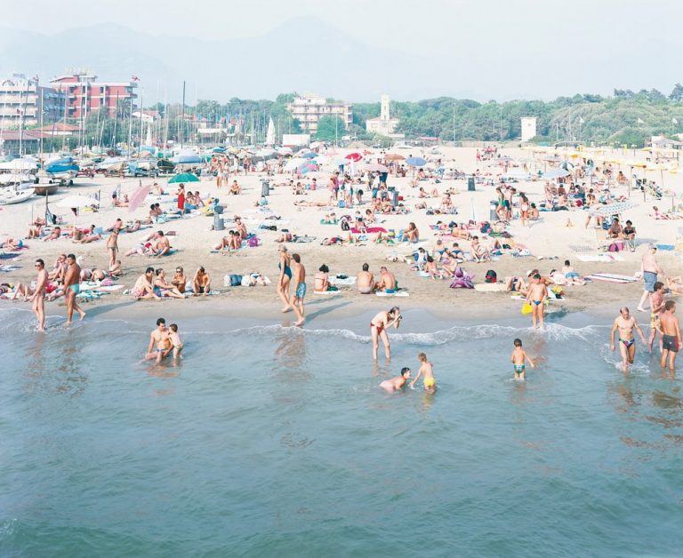 Massimo Vitali, Marina di Pietrasanta, 1994