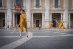 Bryony Roberts e Melissa Lohman, Corpo Estraneo, performance Roma Piazza del Campidoglio 2016