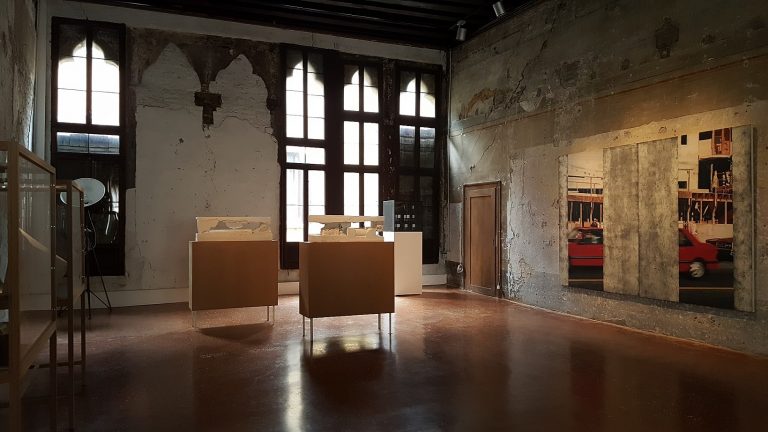 Quand fondra la neige, où ira le blanc, exhibition view, Palazzo Fortuny, Venezia 2016