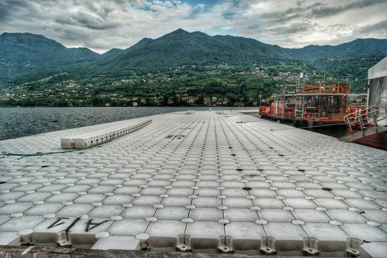 The Floating Piers, lago d'Iseo (ph credit pagina facebook del progetto)