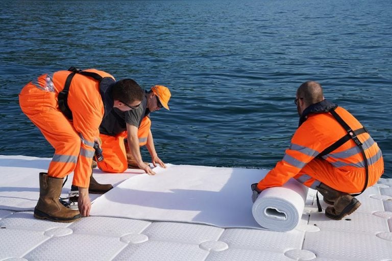 The Floating Piers, lago d'Iseo (ph credit pagina facebook del progetto)