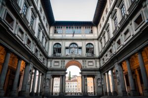 Firenze fa sistema. Siglata l’alleanza tra Pitti Discovery e il Museo degli Uffizi. Inizia la nuova era Schmidt