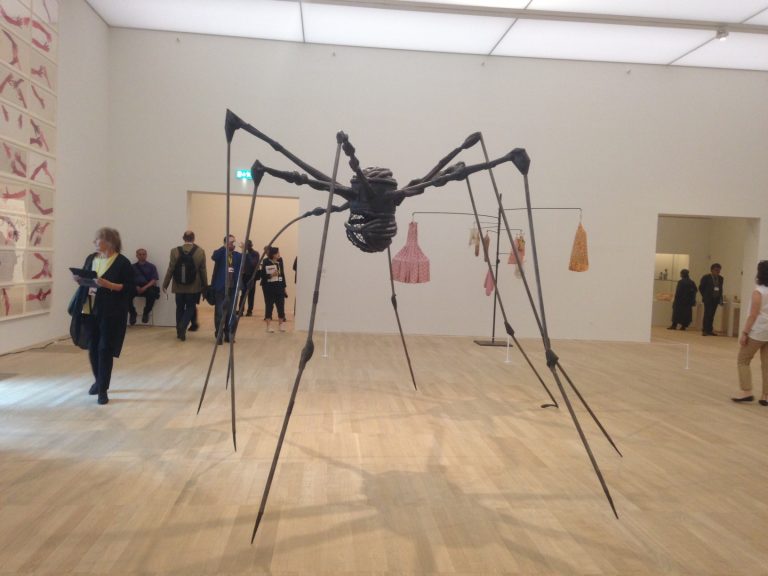 Tate Modern, la sala dedicata a Louise Bourgeois