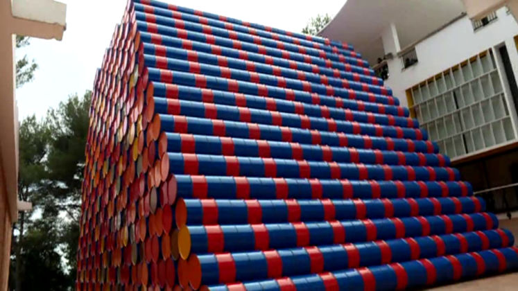 Christo, Mastaba, installazione per la Fondazione Maeght, 2016