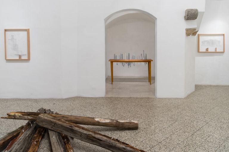 Carlos Garaicoa, Testigos - Las raíces del mundo – installation view at Galleria Continua, San Gimignano, 2016 - courtesy Galleria Continua, San Gimignano - Beijing - Les Moulins - Habana - photo Ela Bialkowska